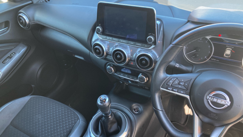 Nissan Juke 1.0 DiG-T 114 N-Connecta 5dr Petrol Hatchback